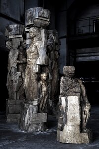 Sculpture pillers of silence