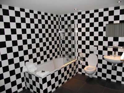 Toilet black white bath
