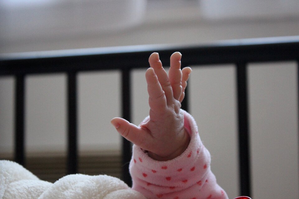 Main bébé baby's hand france