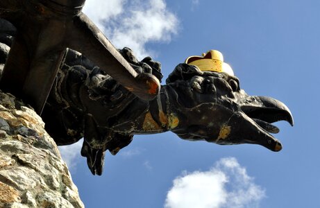 Native monument holy crown