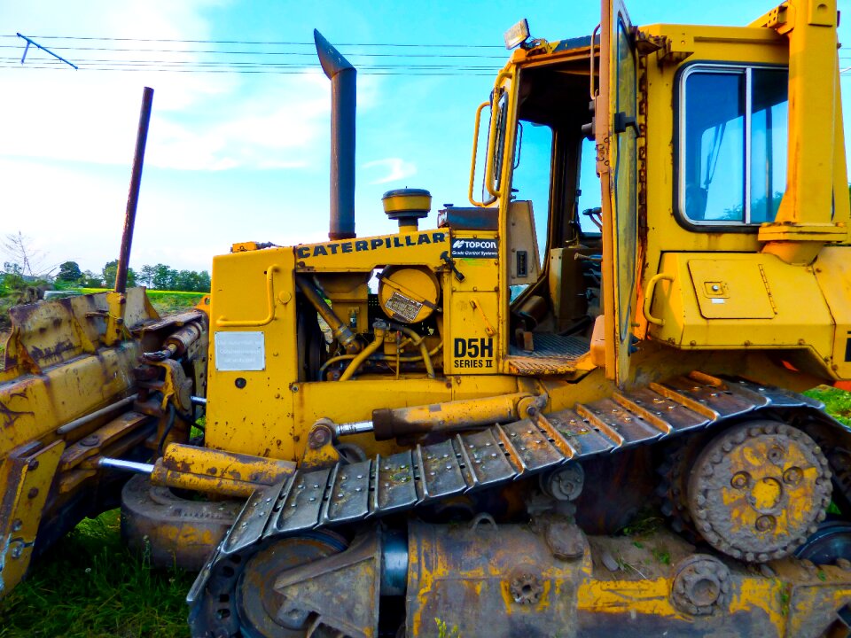 Vehicle lifting machine