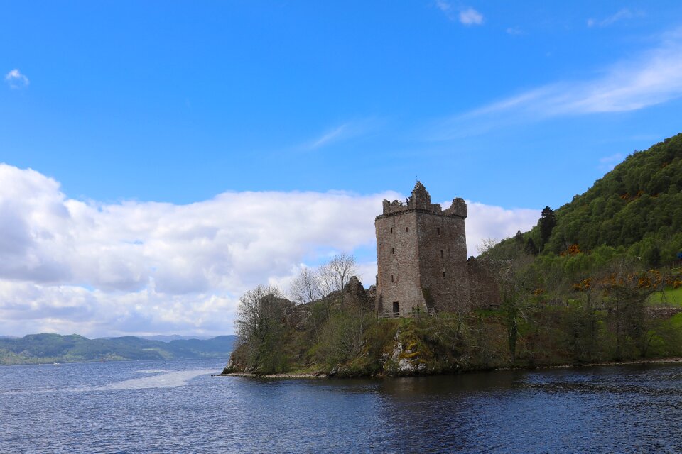 Urquhart castle ruins