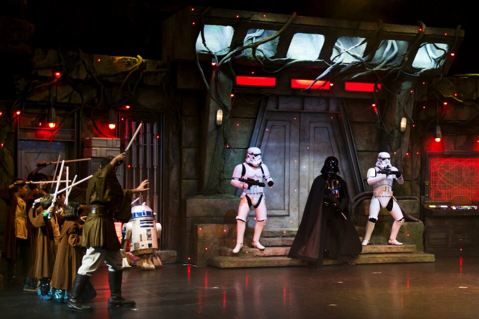 Disneyland paris star wars