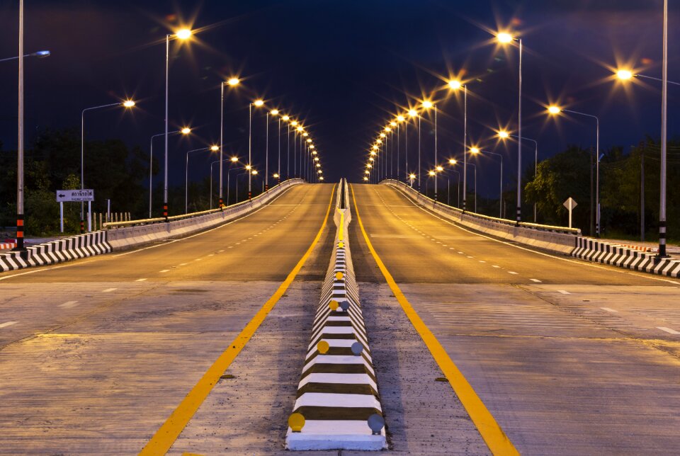 Roads lighting construction