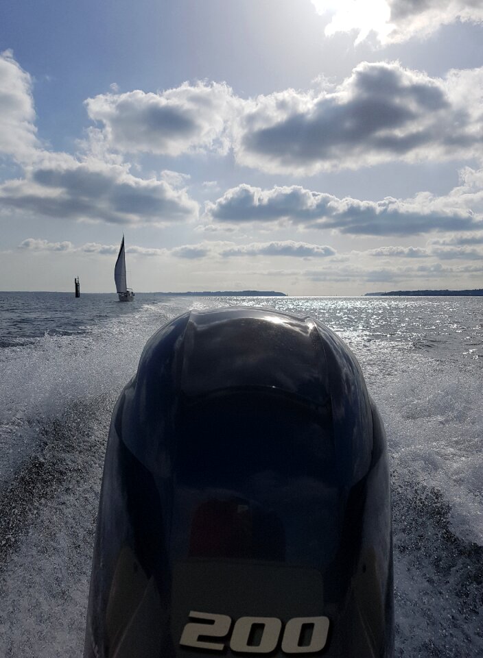 Engine outboard sea