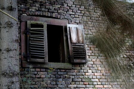 Shutter hauswand structure