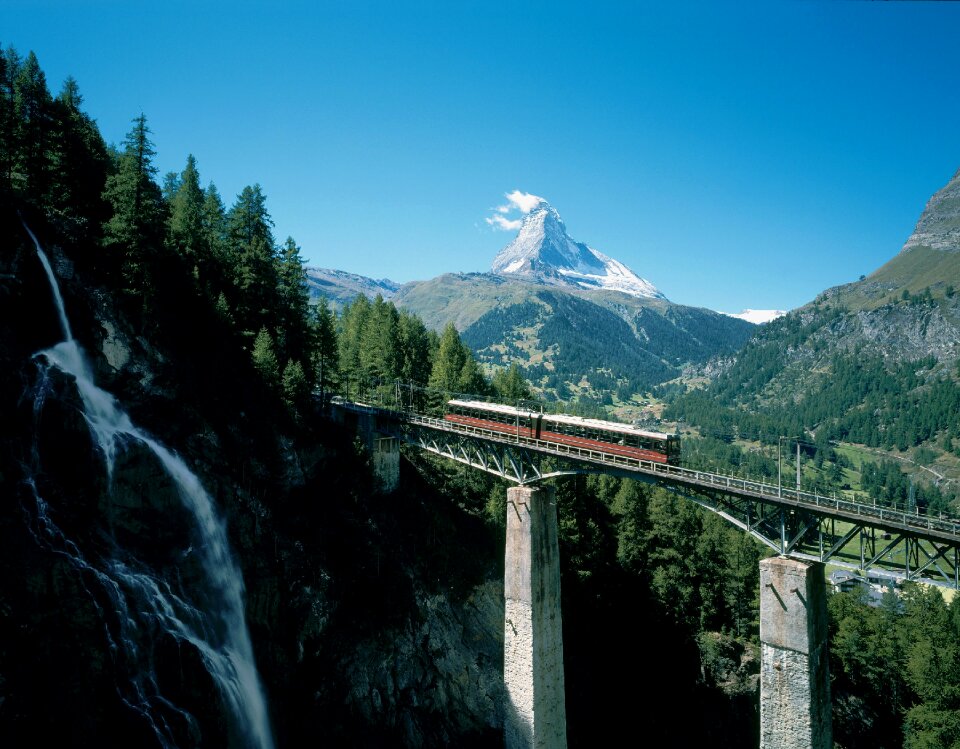 Bridge mountain aqueduct