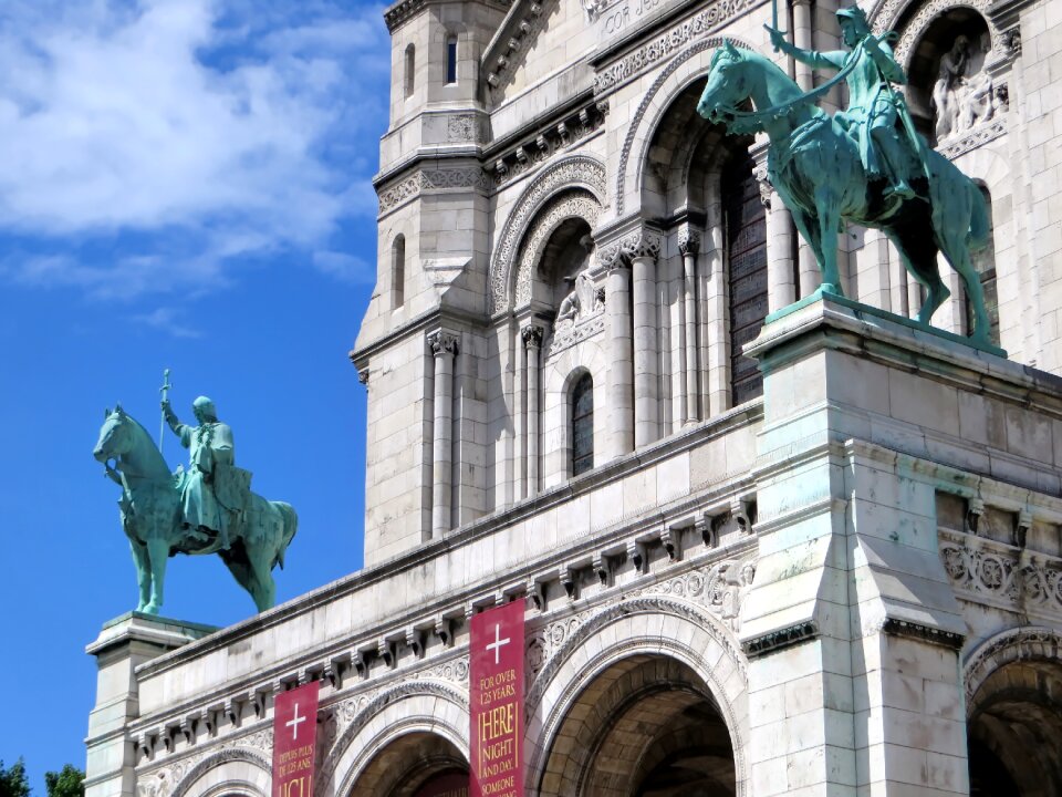 Montmartre monument sacred