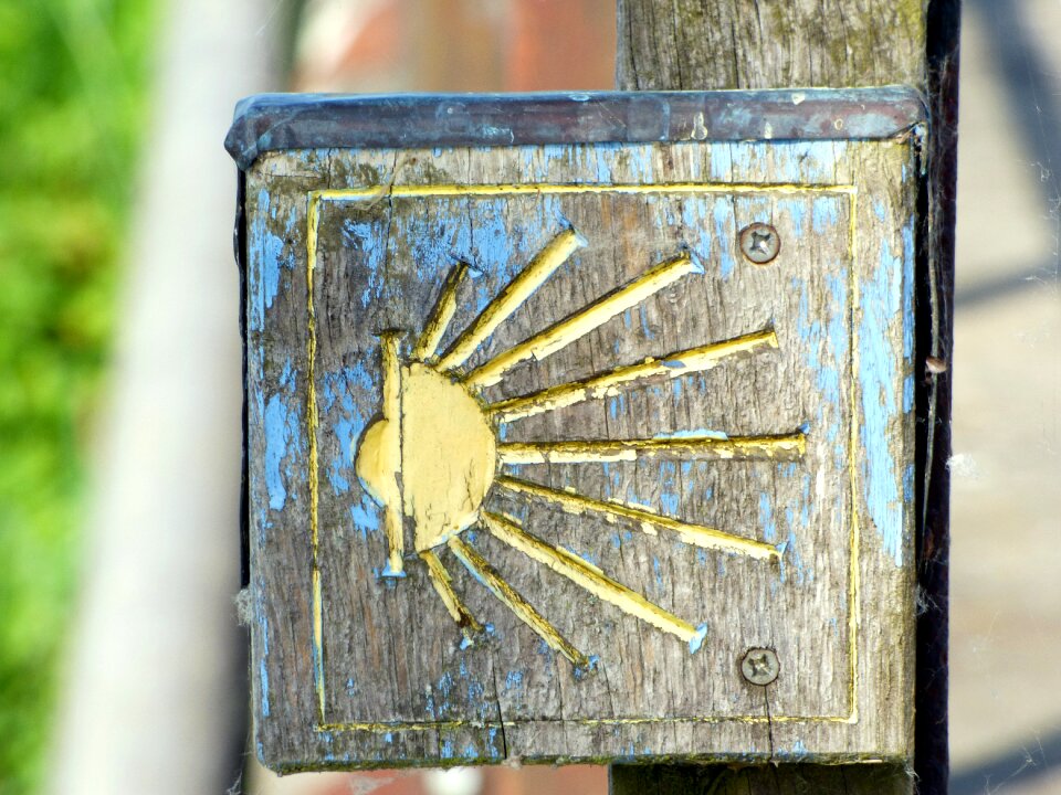 Hiking sign market