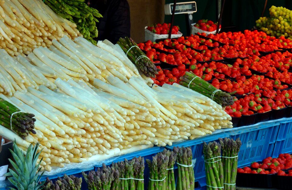 Eat vegetables delicious