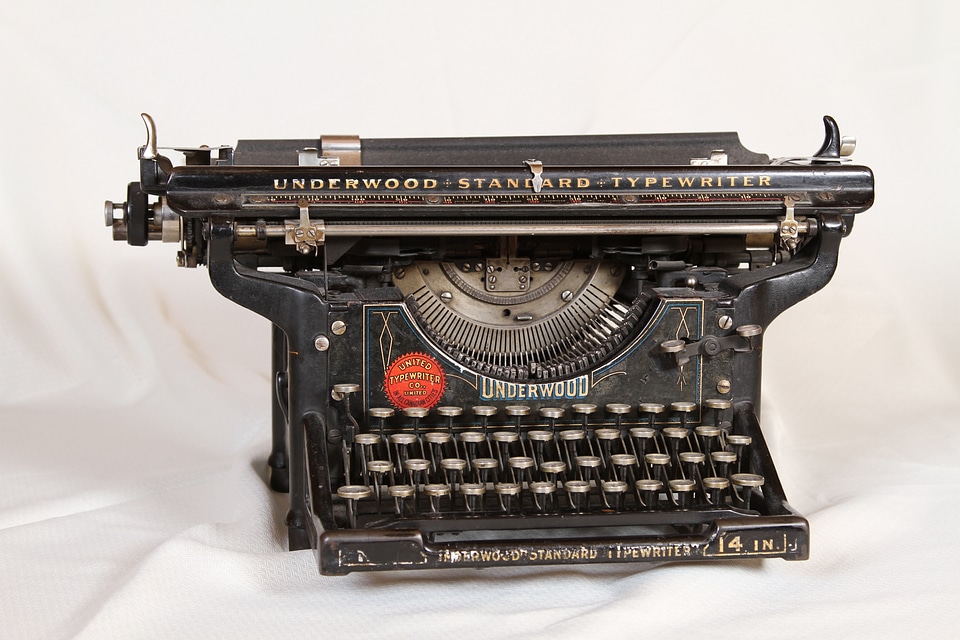 Keyboard letter key