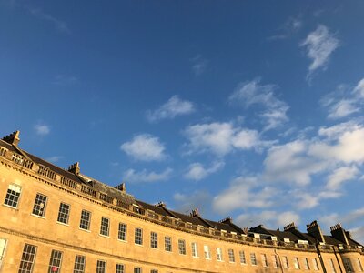 Crescent bath architecture