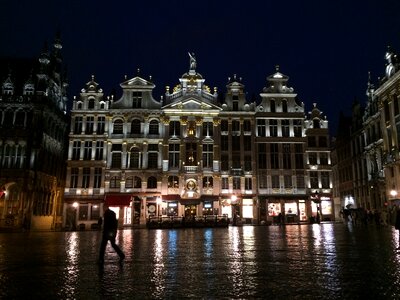 Buxelas grand-place rainy night