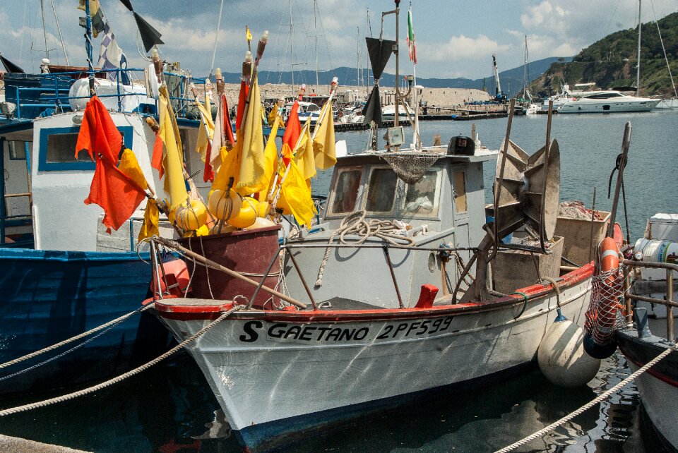 Floats fisherman marin