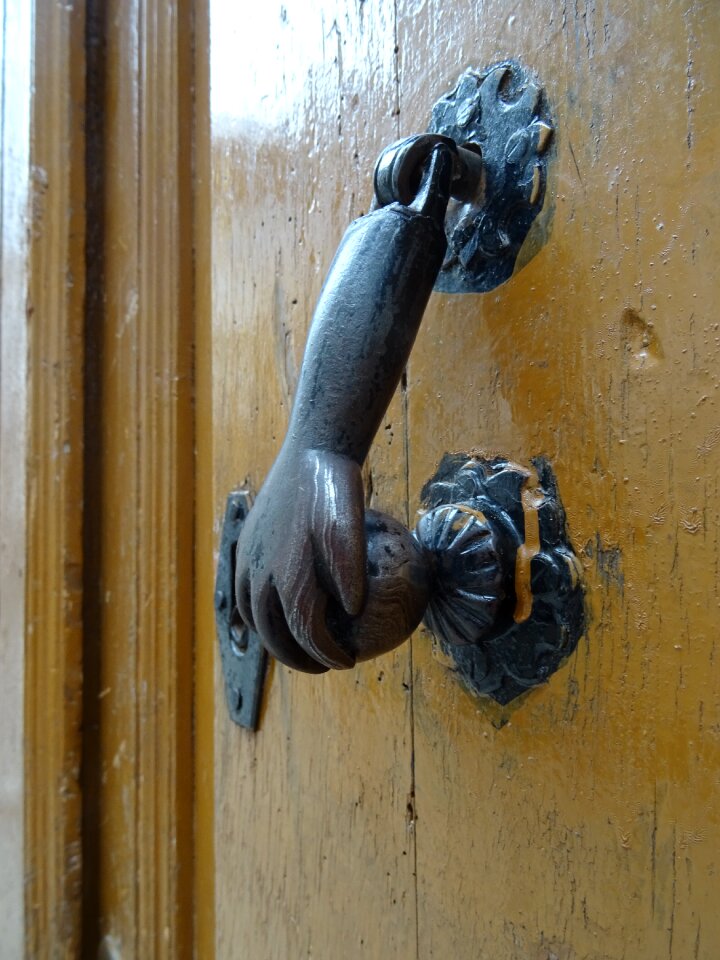 Caller door house