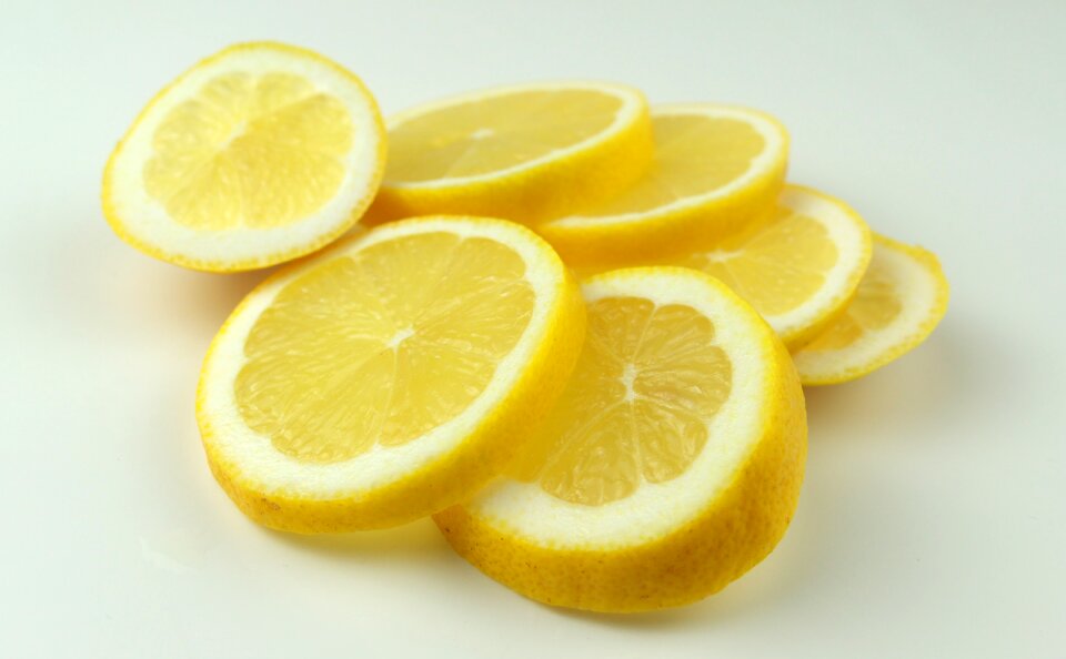 Yellow cut citrus fruit
