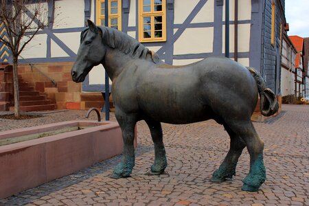 Monument ross sculpture