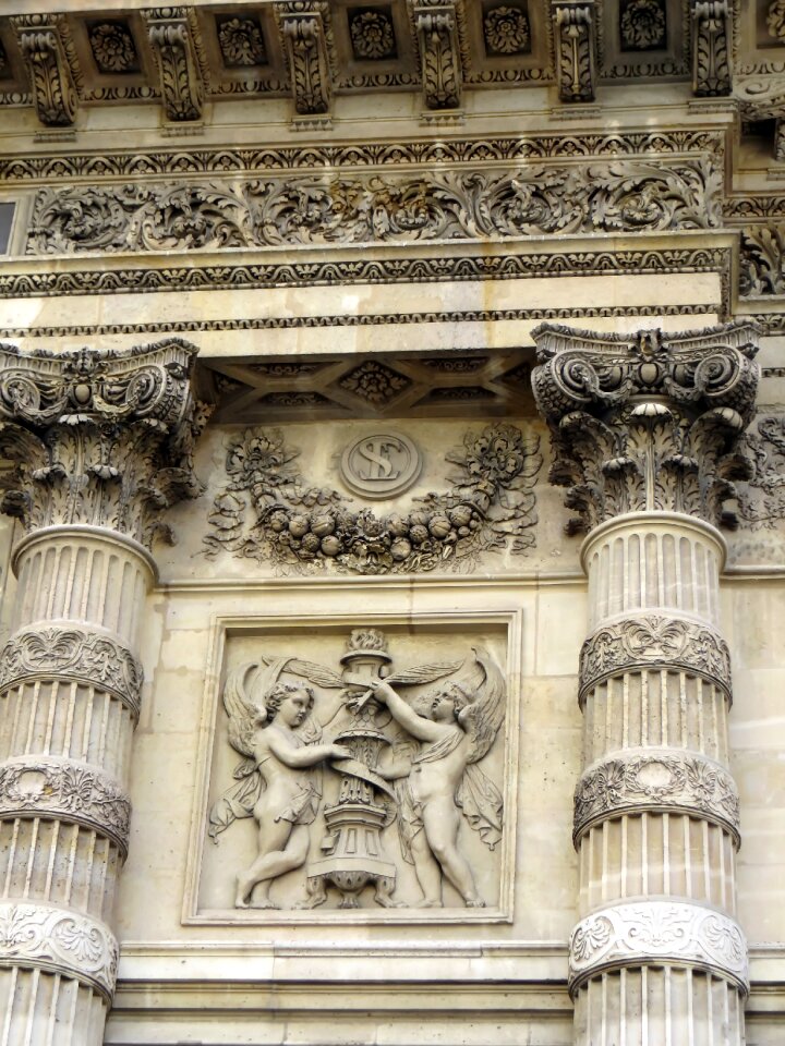 Sculptures historical monument church