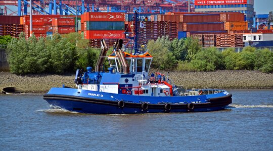 Lotze ship port tractor photo