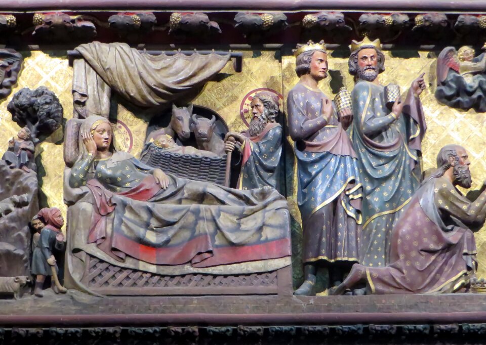 Way of the cross cathedral decoration