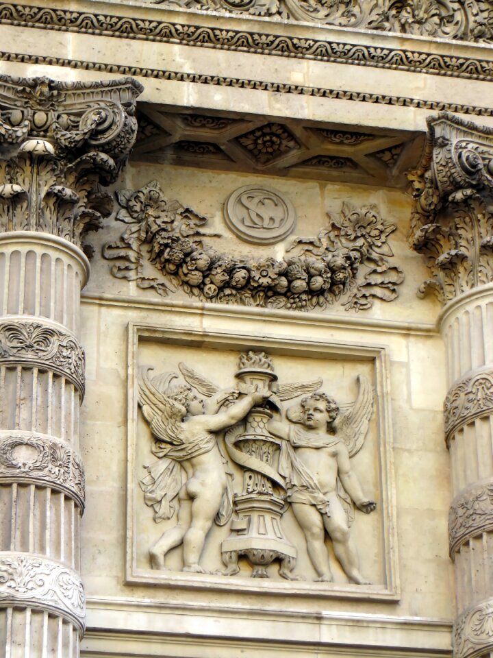 Sculptures historical monument church
