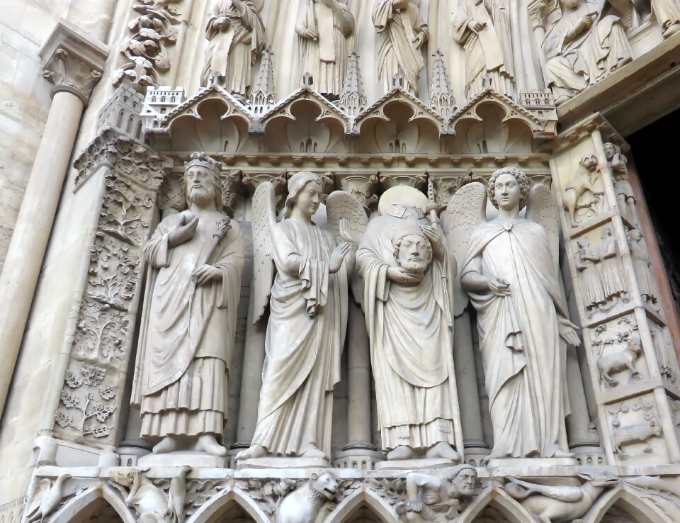 Statues portal st-denis