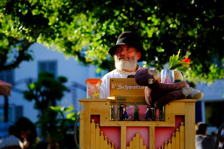 Street organ make music portrait photo
