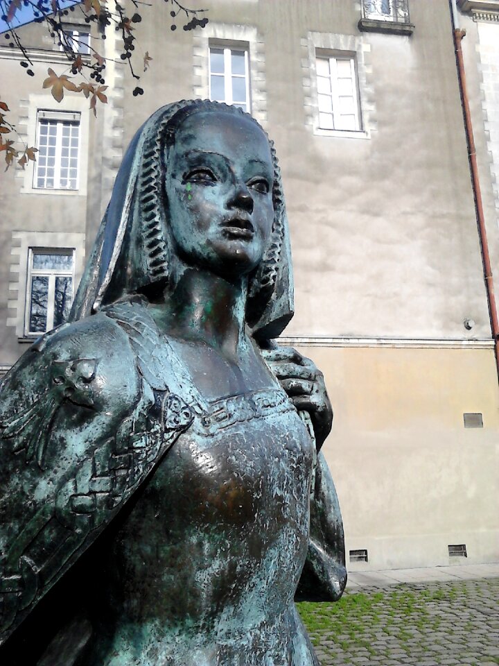 Duchess of brittany statue woman