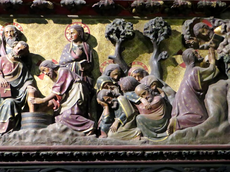 Way of the cross cathedral decoration