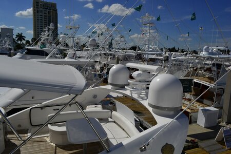 Yachts mar boats