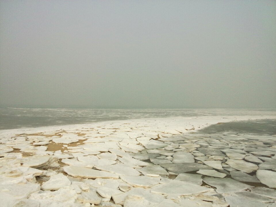 Sea icing snow and ice
