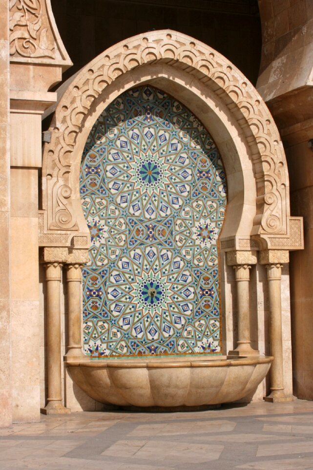 Art monument architecture
