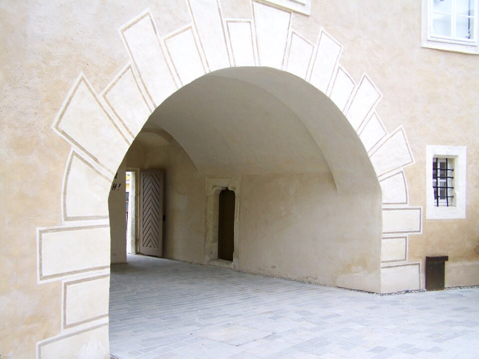 Arch architecture middle ages