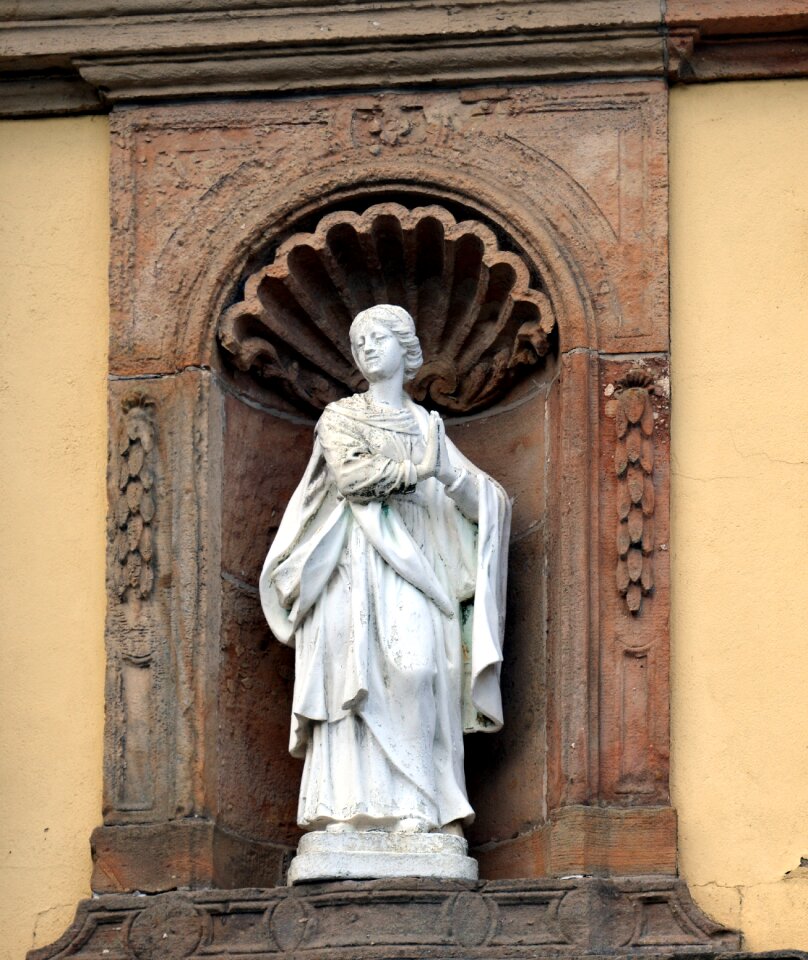 Figure stone figure art