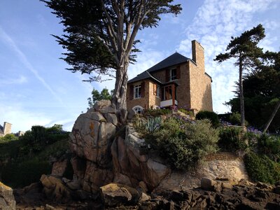 Ile-de-brehat house rock