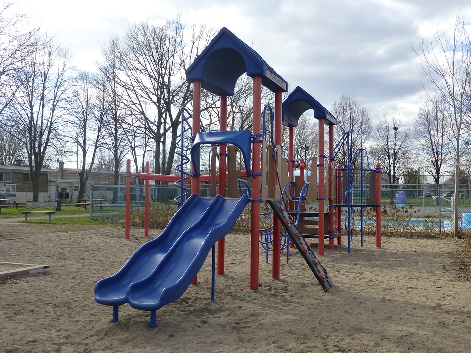 Outdoors play activities