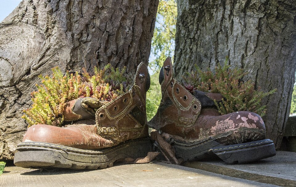 Broken leather leather shoes