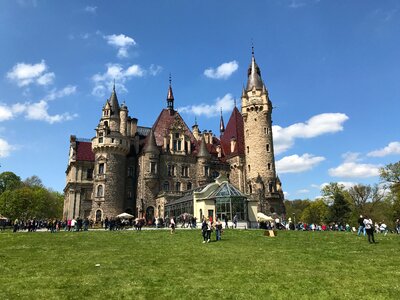 Monument building tourism