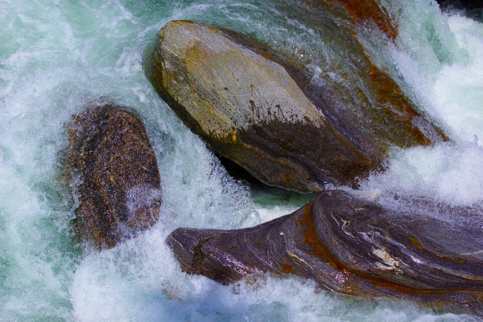 Rapids electric current sassi