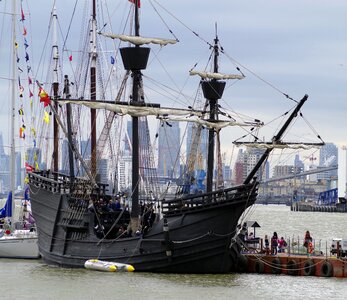 Woolwich tourists photo