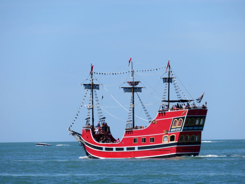 Sailing vessel adventure pirates