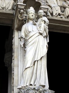 Virgin virgin and child statue photo