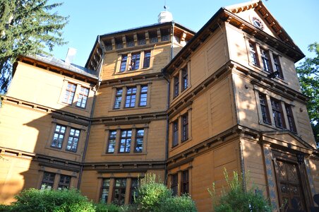 Antonin building the museum photo