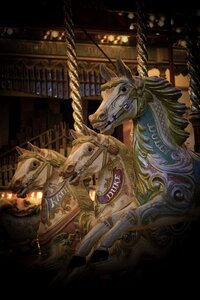 Carnival amusement ride