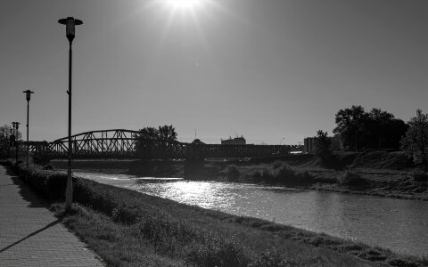 City bridge street photo