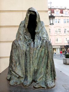 Praha historic center sculpture