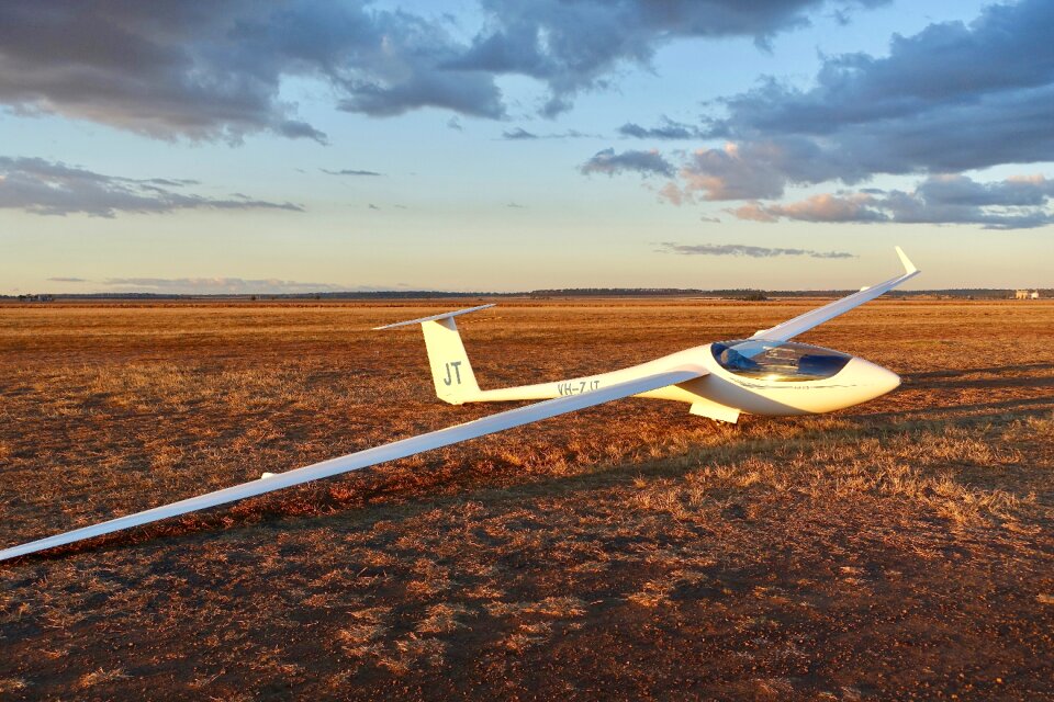 Gliding aviation sport