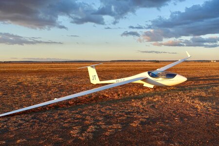 Gliding aviation sport