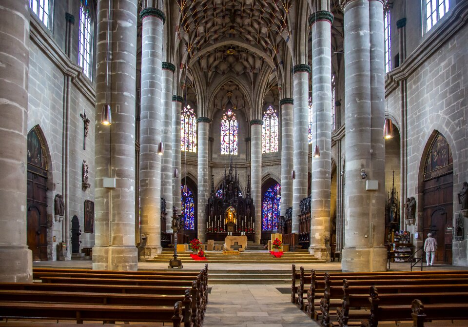 Parler church altar