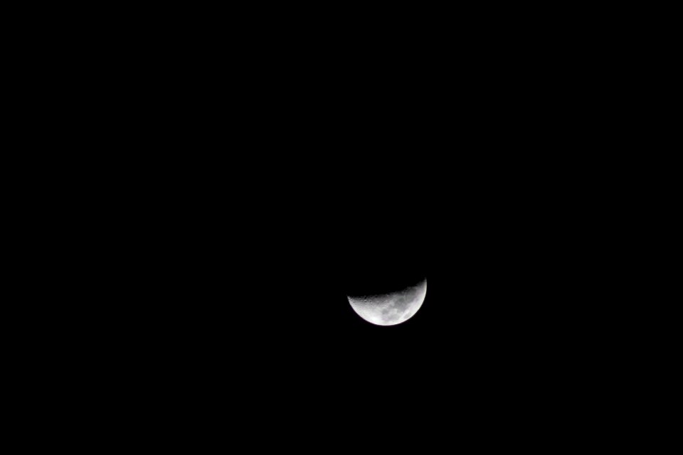 Nighttime moon crescent